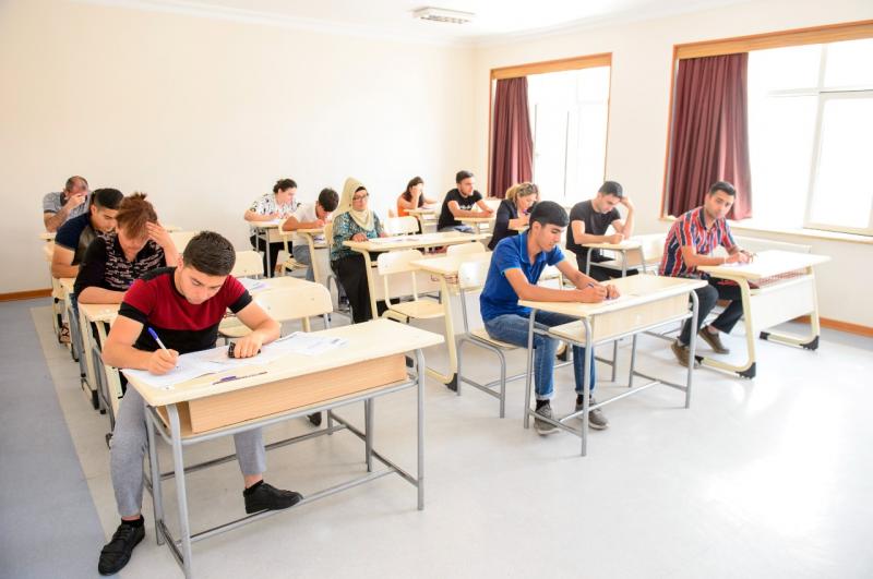 İyulun 7-də DİM tərəfindən II ixtisas qrupu (o cümlədən III ixtisas qrupu üzrə DT və TC altqruplarının hər ikisini seçənlər üçün coğrafiya fənni) üzrə ali təhsil müəssisələrinə qəbul imtahanı
