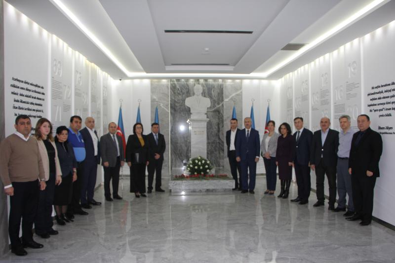 Dövlət İmtahan Mərkəzinin əməkdaşları ümummilli lider Heydər Əliyevin xatirəsini yad ediblər