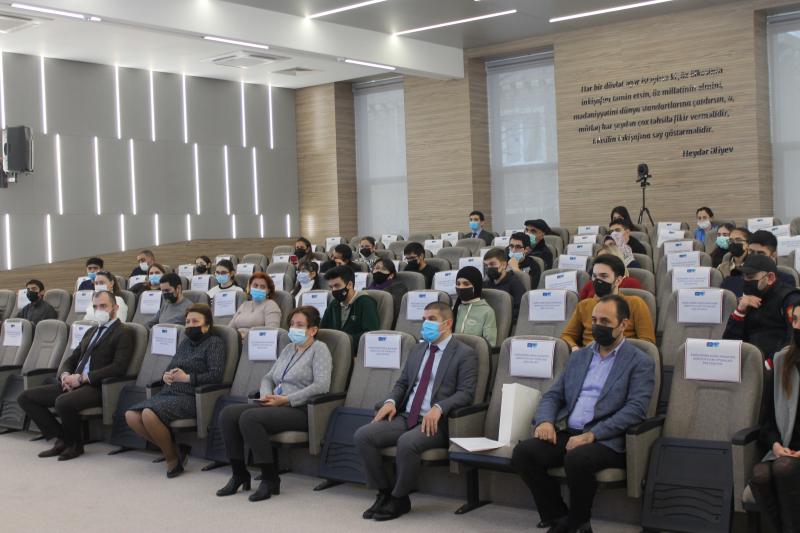 Sınaq imtahanlarında ən yüksək nəticə göstərən abituriyentlər Dövlət İmtahan Mərkəzində “Açıq qapı” günündə iştirak ediblər