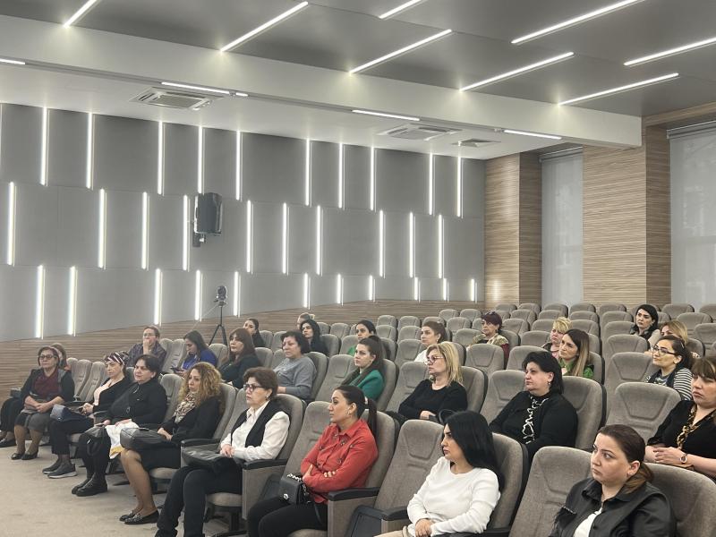 DİM sağlamlıq imkanları məhdud imtahan iştirakçılarının fərdi nəzarətçiləri üçün xüsusi təlim keçirib