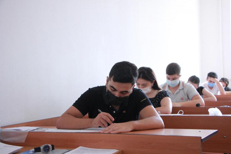 Jurnalistikaya qəbul olmaq istəyənlərin qabiliyyət imtahanı (19.08.2021)