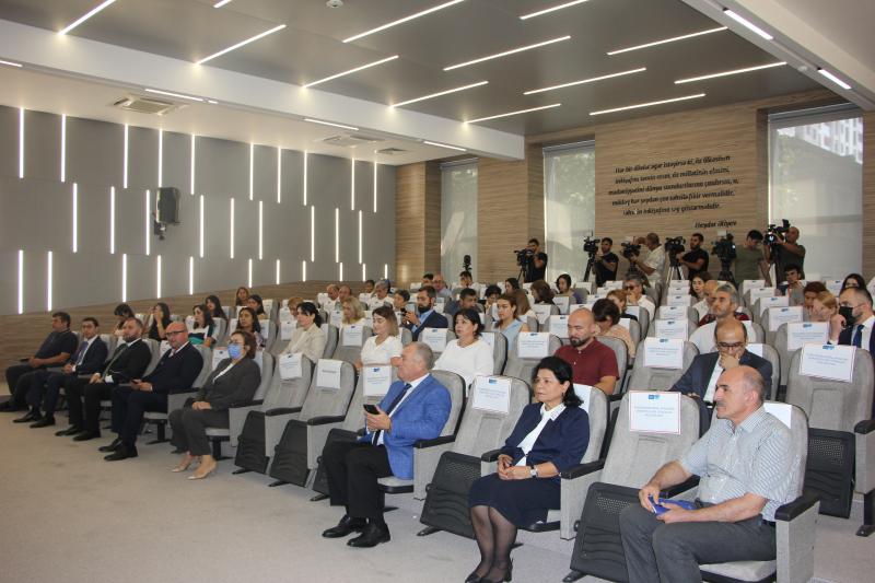 Dövlət İmtahan Mərkəzi və “LANDAU School” Tədris Kompleksi arasında Anlaşma Memorandumu imzalanıb