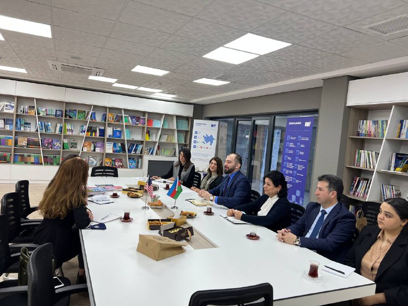 DİM-in təşkilatçılığı ilə ABŞ Səfirliyinin region üzrə ingilis dili müşaviri DİM, Təhsil Nazirliyi və Təhsil İnstitutunun nümayəndələri ilə görüşüb