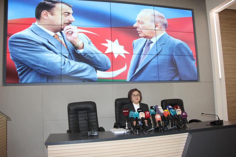Dövlət İmtahan Mərkəzinin Direktorlar Şurasının sədri Məleykə Abbaszadə mətbuat konfransı keçirib