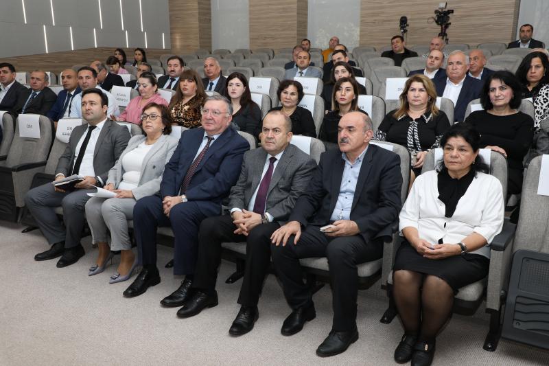 Yeni Azərbaycan Partiyasının təsis edilməsinin 30 illiyi və bu il keçirilən imtahanlarda fəaliyyəti yüksək qiymətləndirilən imtahan rəhbərləri və nəzarətçilərin mükafatlandırılmasına həsr olu