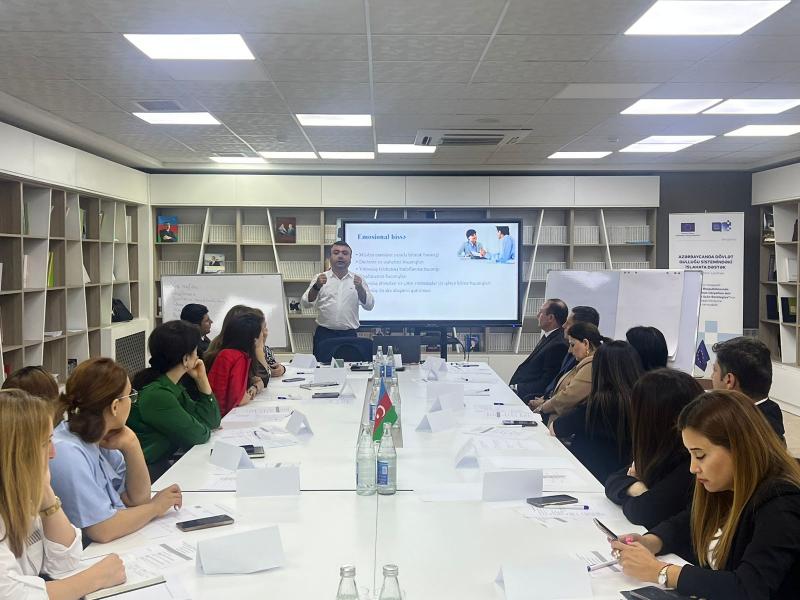 Yerli icra hakimiyyəti orqanlarının nümayəndələri üçün “Xidmət mədəniyyəti və vətəndaş məmnuniyyətinin təmin edilməsi şərtləri” mövzusunda təlim təşkil edilib