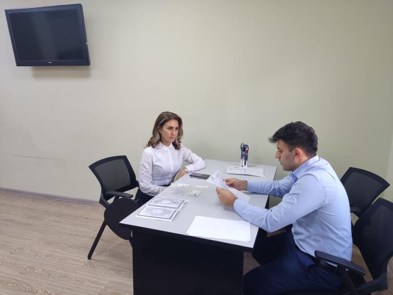 Zal nəzarətçisi sertifikatı əldə etmək istəyən namizədlərlə müsahibələr davam edir