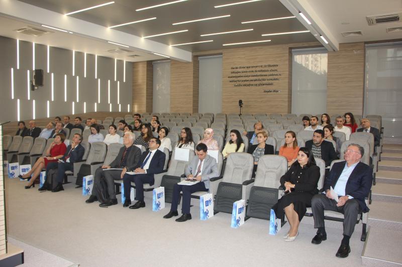 5 noyabr 2022-ci il tarixində Dövlət İmtahan Mərkəzində Təhsildə Yeni Çağırışlar III Beynəlxalq Forumunun məruzəçiləri və təşkilatçıları ilə görüş keçirilib