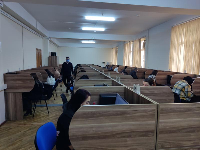 Zal nəzarətçisi sertifikatı əldə etmək istəyən şəxslər üçün müsahibə, test imtahanı və təlimlər davam edir