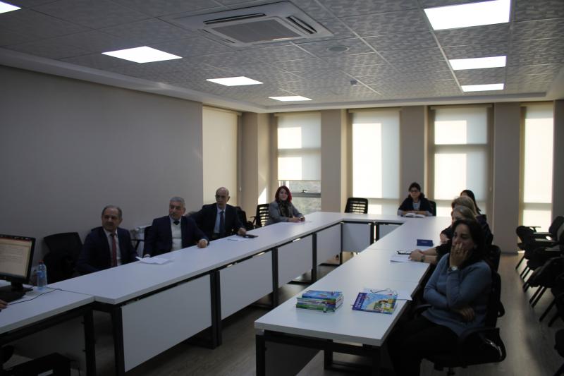 Dövlət İmtahan Mərkəzində 16 yanvar 2023-cü il tarixində Azərbaycan dili və ingilis dili fənləri üzrə işçi qruplarının iclası keçirilib