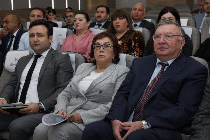 Yeni Azərbaycan Partiyasının təsis edilməsinin 30 illiyi və bu il keçirilən imtahanlarda fəaliyyəti yüksək qiymətləndirilən imtahan rəhbərləri və nəzarətçilərin mükafatlandırılmasına həsr olunan tədbir keçirilib