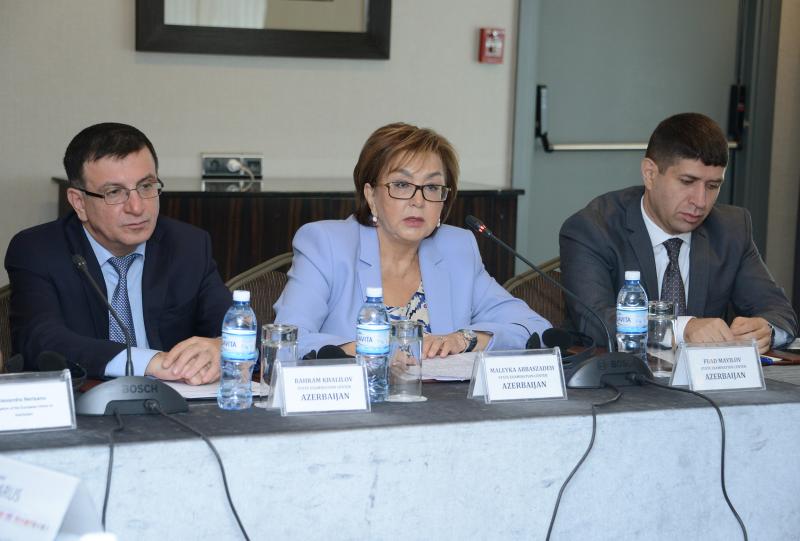 Açıq, şəffaf və səmərəli dövlət xidmətlərinin göstərilməsi üçün vahid pəncərə modeli" mövzusunda seminar, 21.09.18