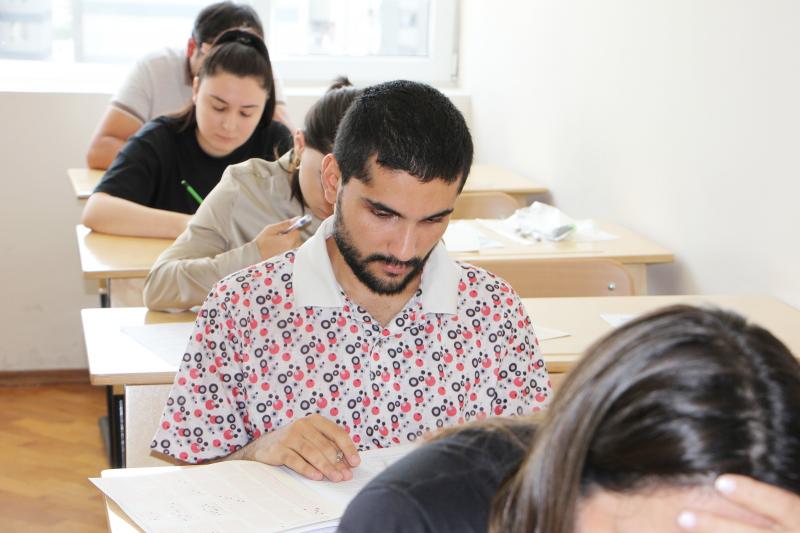 Sentyabrın 17-də Dövlət İmtahan Mərkəzi tərəfindən Xarici İşlər Nazirliyində diplomatik xidmətə qəbul imtahanı keçirilib