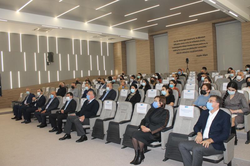 Dövlət İmtahan Mərkəzinin əməkdaşları ümummilli lider Heydər Əliyevin xatirəsini yad ediblər, 10.12.2021