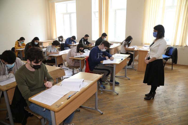 DİM tərəfindən aprelin 23-də tam (11 illik) orta təhsil səviyyəsi üzrə növbəti buraxılış imtahanları keçirilib