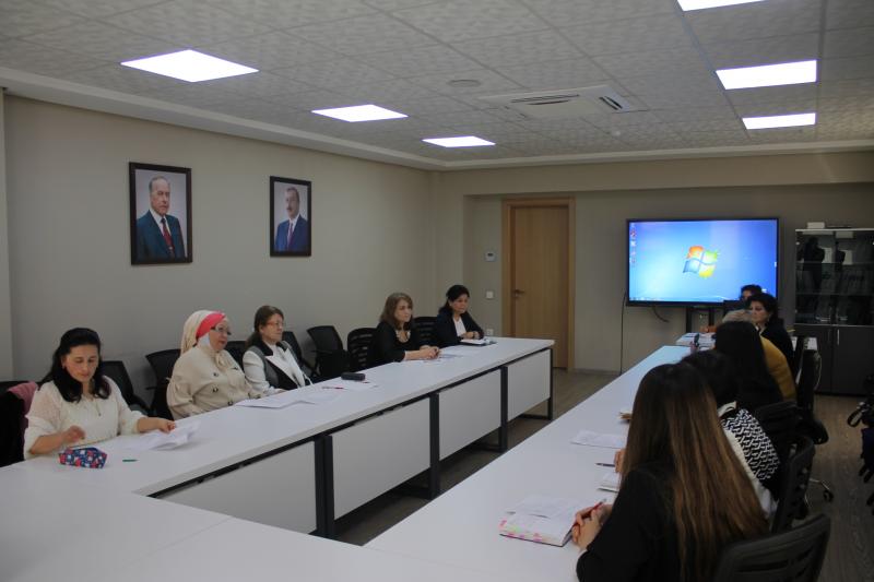 Dövlət İmtahan Mərkəzində 10 aprel 2023-cü il tarixində Azərbaycan dili və ingilis dili fənləri üzrə işçi qruplarının iclasları keçirilib