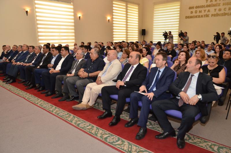 Dövlət qulluqçularının peşə bayramına həsr edilən elmi-praktiki konfrans (22.06.18)