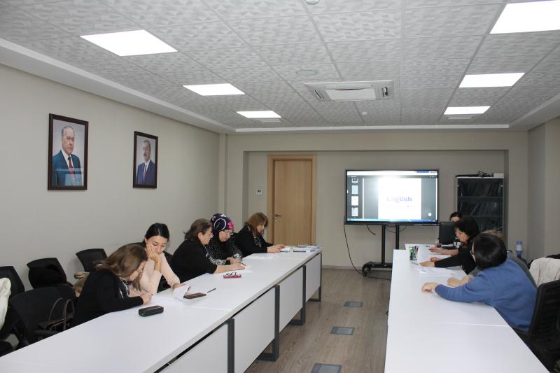 Dövlət İmtahan Mərkəzində 6 fevral 2023-cü il tarixində Azərbaycan dili və ingilis dili fənləri üzrə işçi qruplarının iclası keçirilib