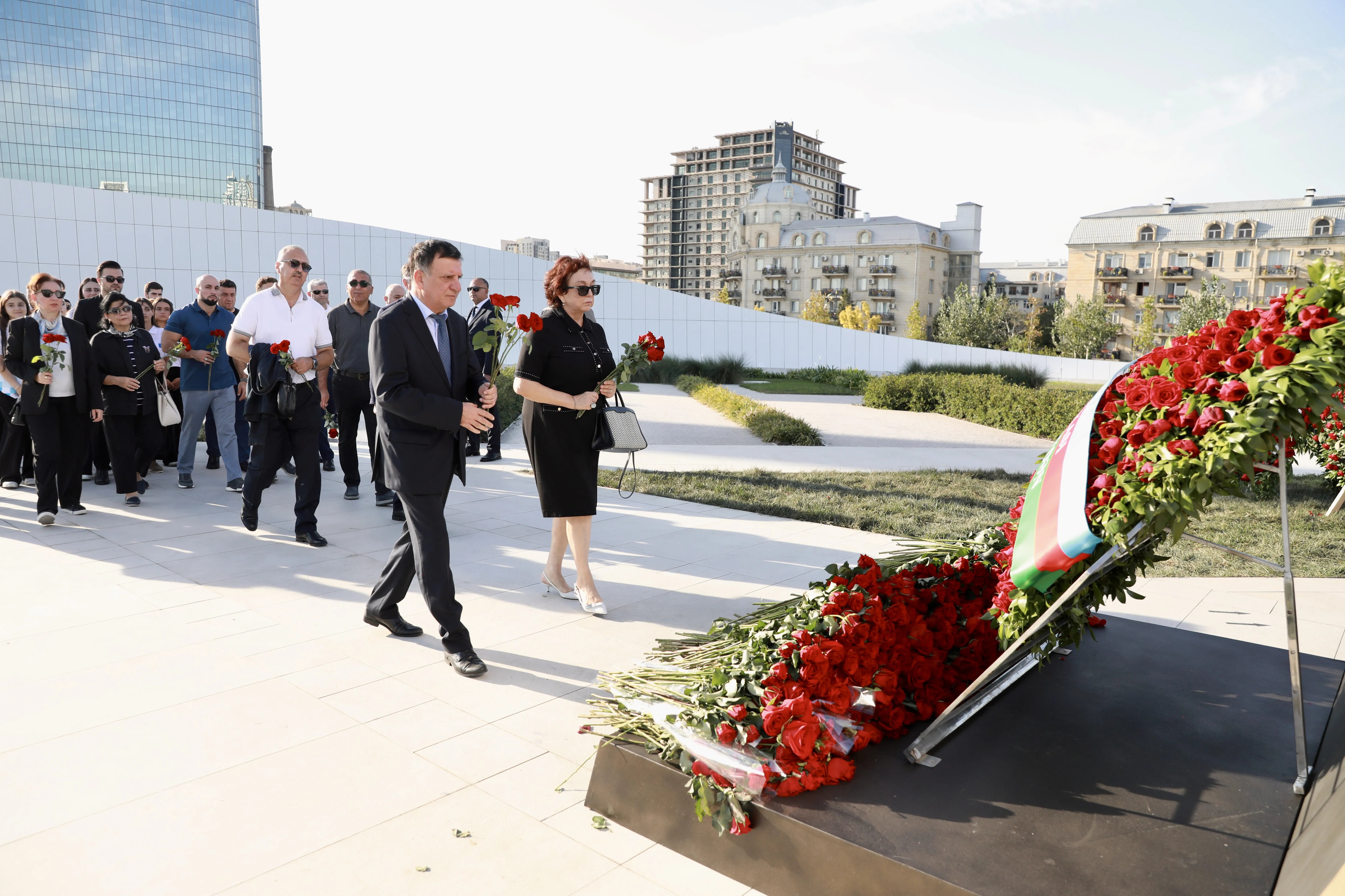 Dövlət İmtahan Mərkəzinin rəhbərliyi və kollektivi şəhidlərimizin xatirəsini yad etmək üçü...