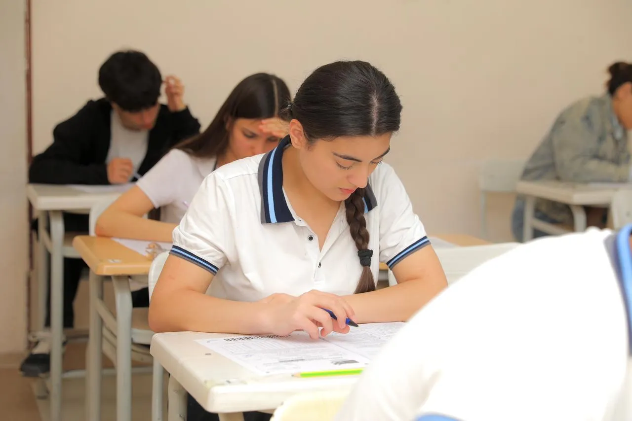 Azərbaycan dili (dövlət dili) fənni üzrə imtahan keçirilib