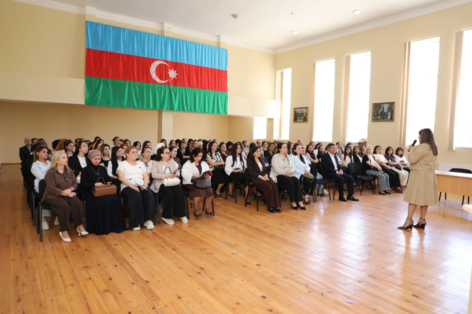 Sumqayıt şəhərində xarici dil müəllimləri ilə görüş keçirilib